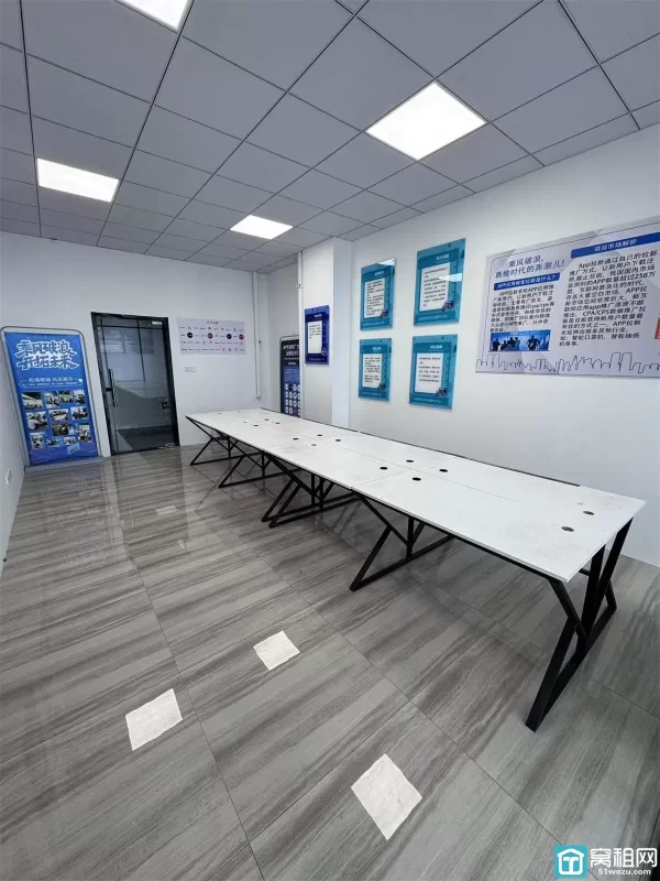 宁波镇海区7号线镇海市民广场地铁C口鼎信大厦65平米小面积办公室出租2008.5元/月