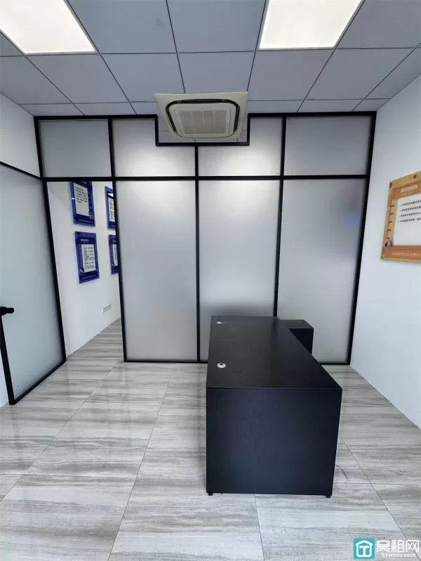 宁波镇海区7号线镇海市民广场地铁C口鼎信大厦65平米小面积办公室出租2008.5元/月