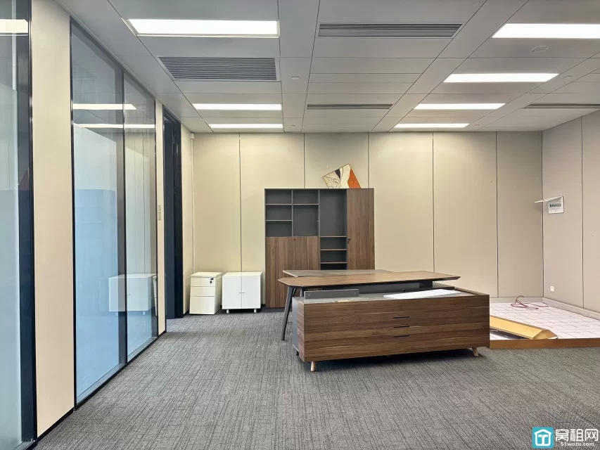 宁波鄞州区超级高端写字楼宁波塔建筑面积：219.76平租金3.0元/平