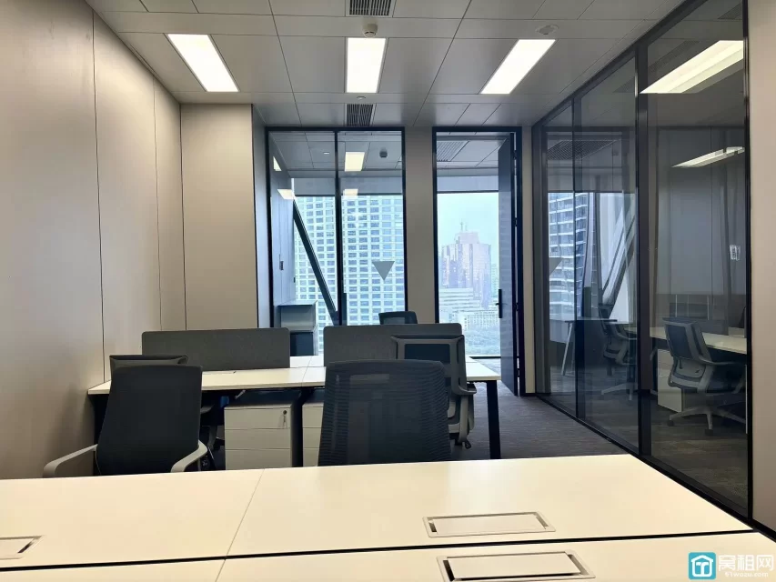 宁波新世界K11主楼宁波塔建筑面积：112.69平出租3.2元/平米/天