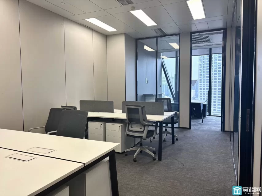 宁波5A写字楼新世界宁波塔筑面积：112.69平朝西办公室出租公园江景