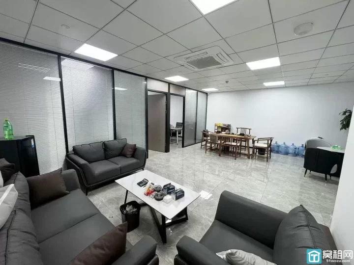 宁波鄞州区首南街道南部商务区1期写字楼泰康大厦 120㎡两个隔间，格局实用出租