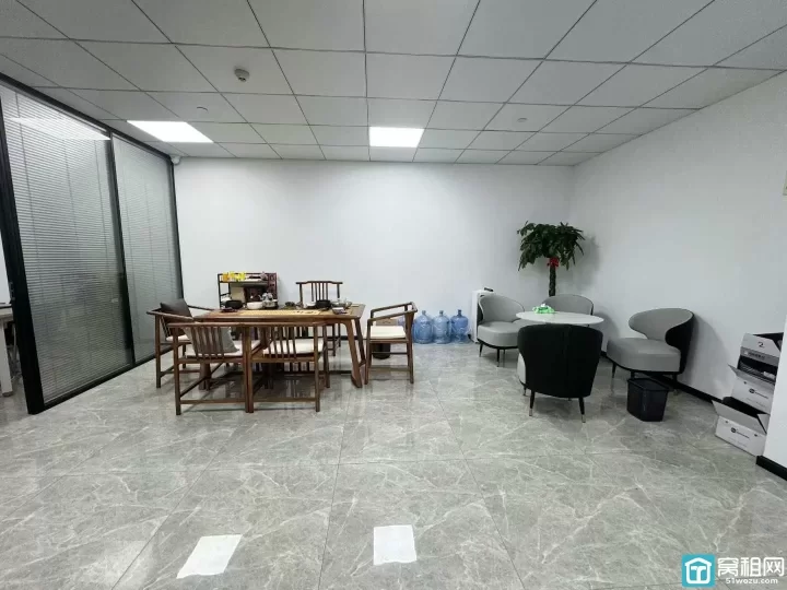 宁波鄞州区首南街道南部商务区1期写字楼泰康大厦 120㎡两个隔间，格局实用出租