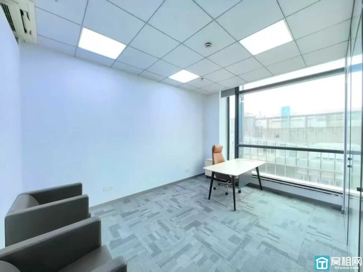 宁波鄞州区大海大厦142平办公室 两个隔间 带全套家具出租