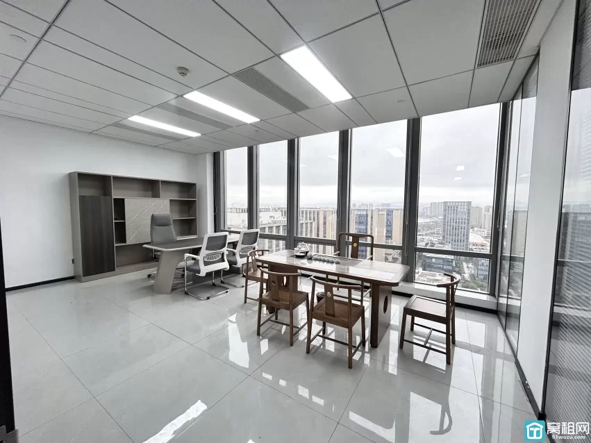 宁波智慧园出租  面积：235平  价格：10600元/月