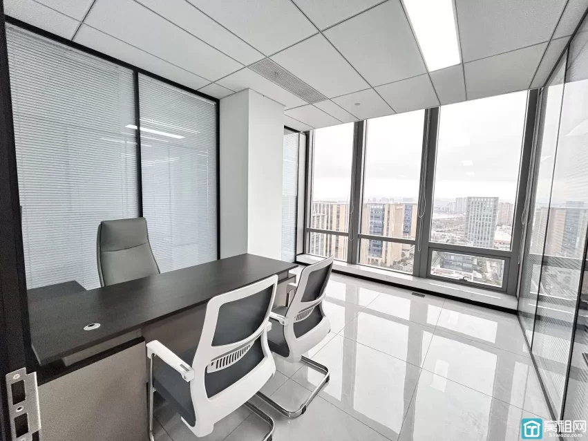 宁波智慧园出租  面积：235平  价格：10600元/月