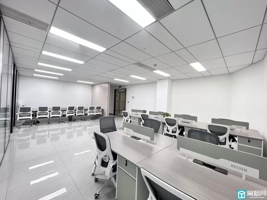 宁波智慧园出租  面积：235平  价格：10600元/月