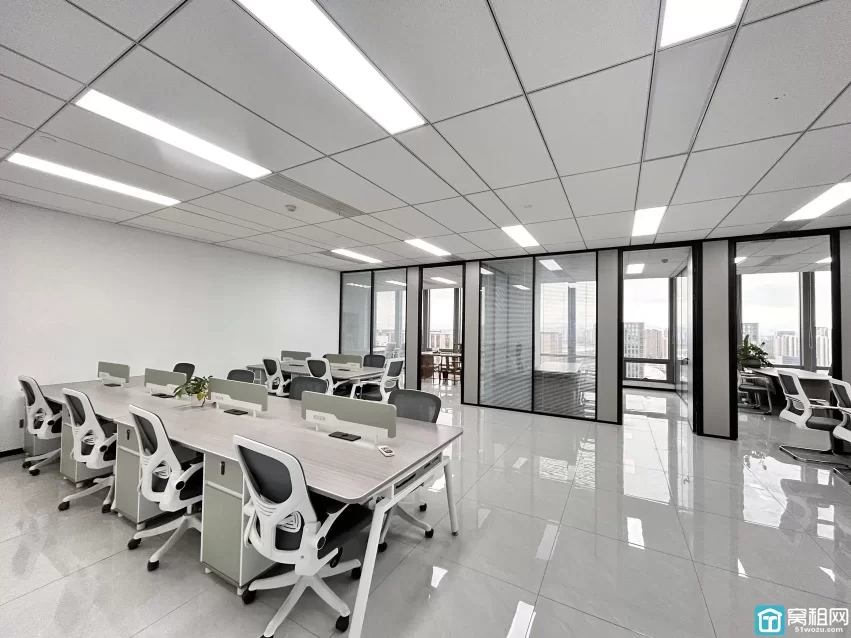 宁波智慧园出租  面积：235平  价格：10600元/月