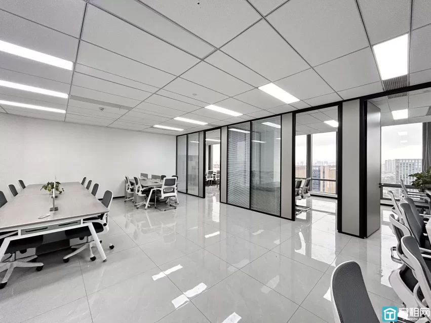 宁波智慧园出租  面积：235平  价格：10600元/月