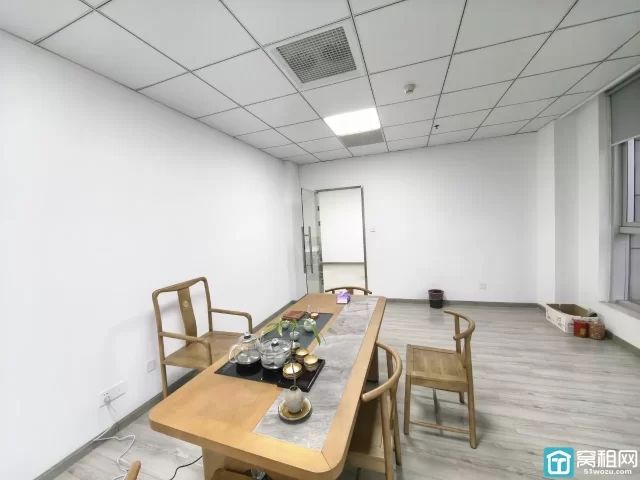 宁波东部新城附近前程国际100平米写字楼出租4500一个月