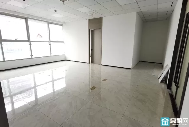 宁波东部新城浙江创新中心大厦朝北97平1隔间加1暗间仓库写字楼出租