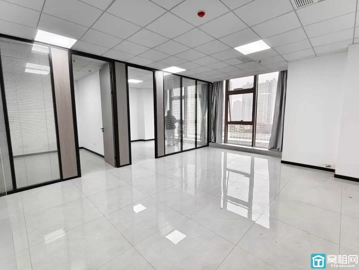 鄞州区乐橙荟 朝南 两隔间 112平写字楼出租