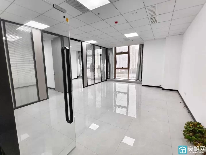 鄞州区乐橙荟 朝南 两隔间 112平写字楼出租