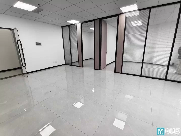 鄞州区乐橙荟 朝南 两隔间 112平写字楼出租