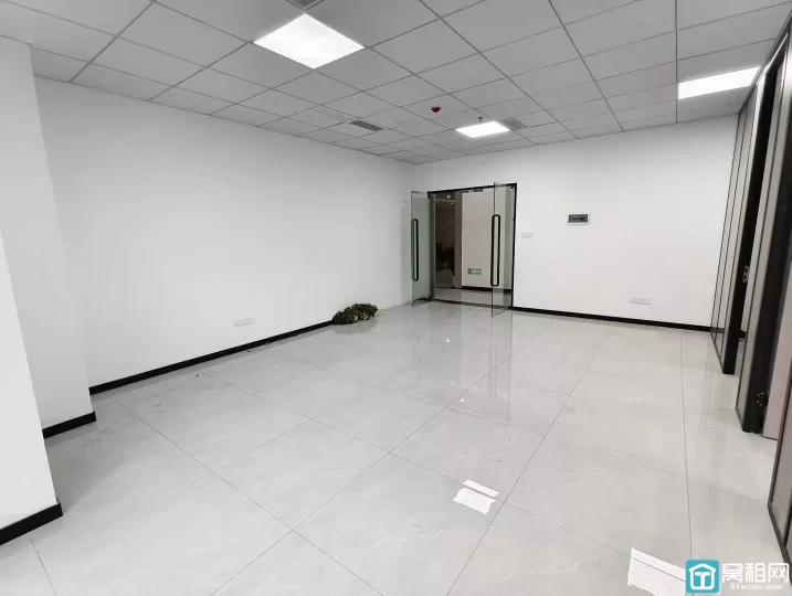 鄞州区乐橙荟 朝南 两隔间 112平写字楼出租