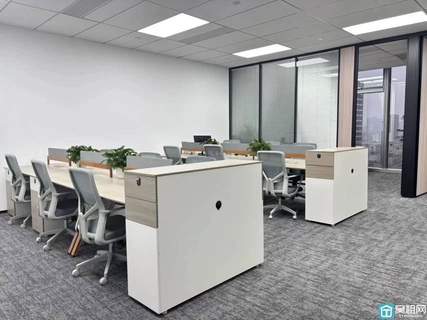 三江口 江厦桥地铁C出口新世界·宁云中心面积150.58平租金：2.5元/平/天（含家具）