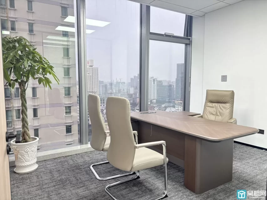 三江口 江厦桥地铁C出口新世界·宁云中心面积150.58平租金：2.5元/平/天（含家具）