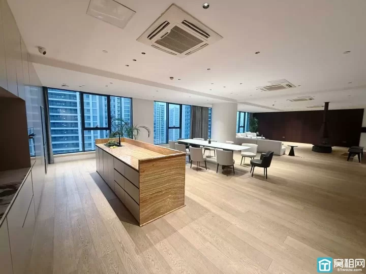 鄞州区璀璨万境对面和荣大厦1160方出租，单价1.73元