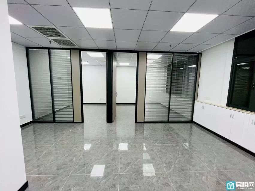 宁波世纪东方广场附近恒富大厦88平 2隔间 独立空调 可配家具 4680每月