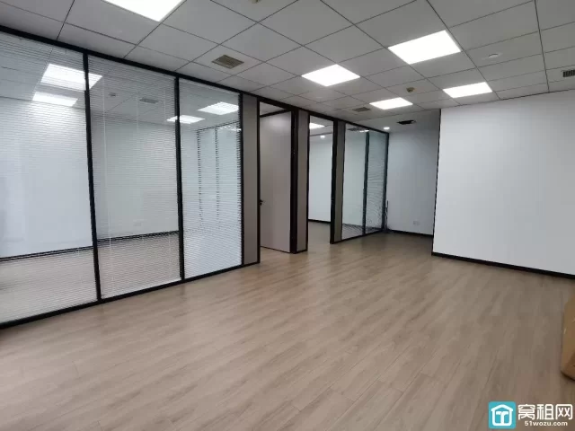 宁波东部新城中银大厦附近城投大厦110平米办公室招租