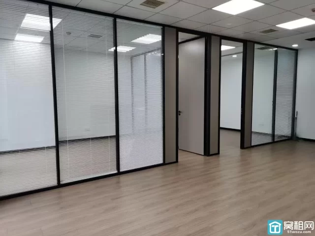 宁波东部新城中银大厦附近城投大厦110平米办公室招租