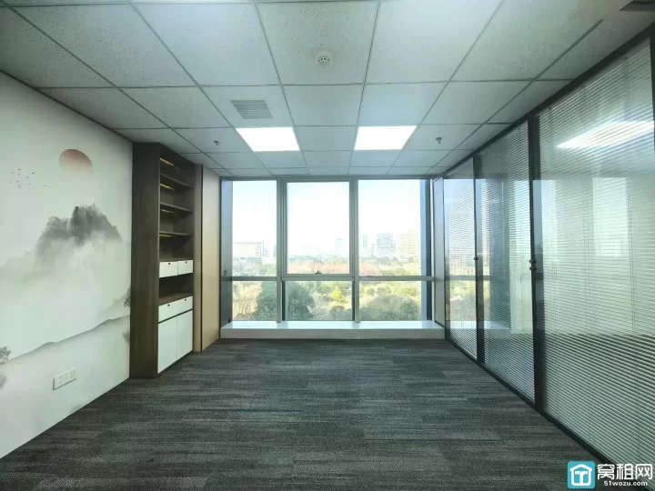 南部商务区•奥克斯大厦建筑面积：约205平朝向鄞州公园月租金：9300元/月