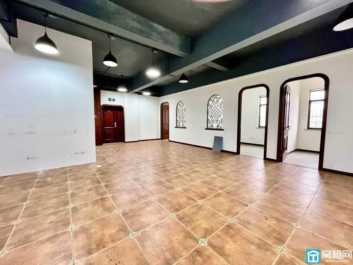 宁波海曙区富港电商城整层497平，独立空调，独立卫生间，大阳台出租