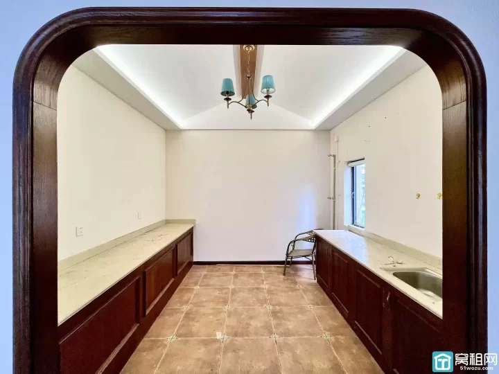 宁波海曙区富港电商城整层497平，独立空调，独立卫生间，大阳台出租