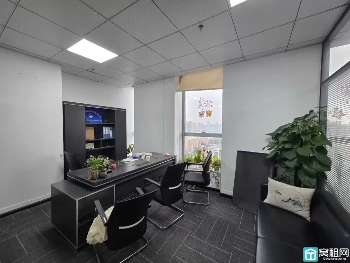 鄞州区慧和大厦办公室130平精装2个隔间，朝南带家具出租