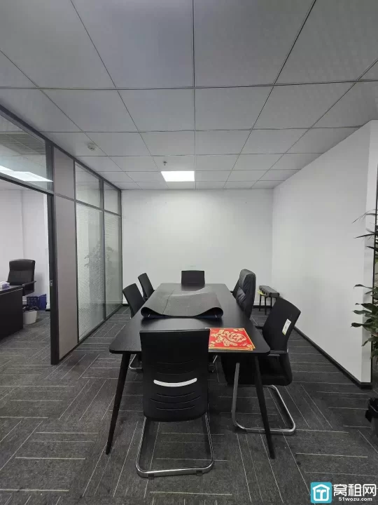 鄞州区慧和大厦办公室130平精装2个隔间，朝南带家具出租