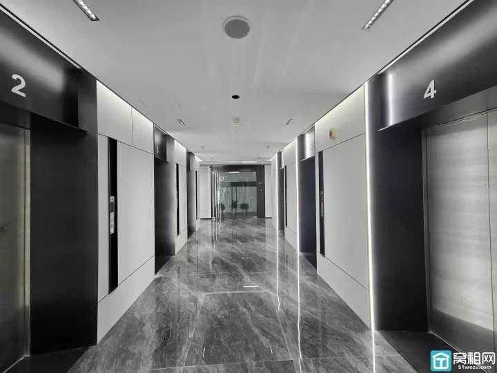 鄞州区慧和大厦办公室130平精装2个隔间，朝南带家具出租