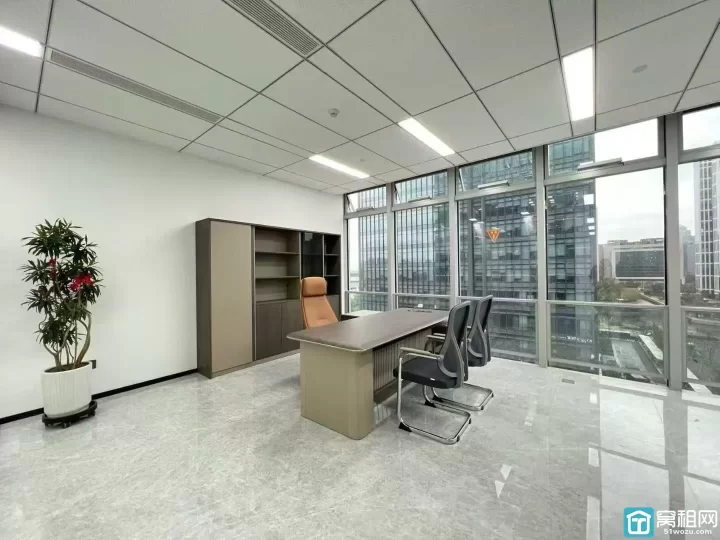 宁波鄞州区中国铁建大厦 西南朝向写字楼318平 带全套家具出租16500元/月