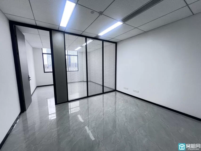 556park63平朝向：北装修：精装1隔间  价格：2580元/月