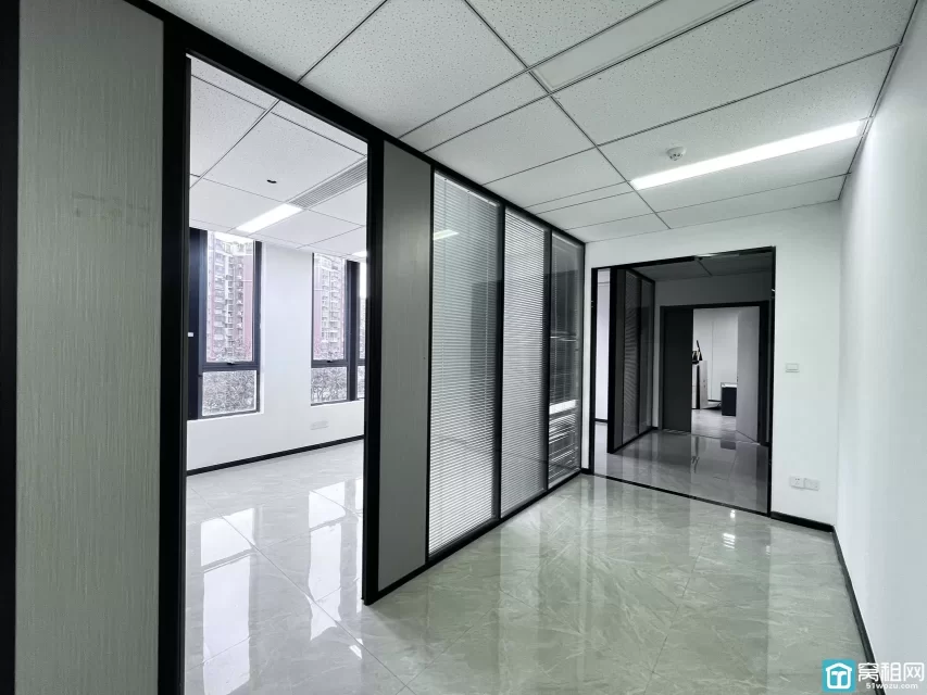 鄞州万达附近556PARK大厦440平米精装修办公楼出租
