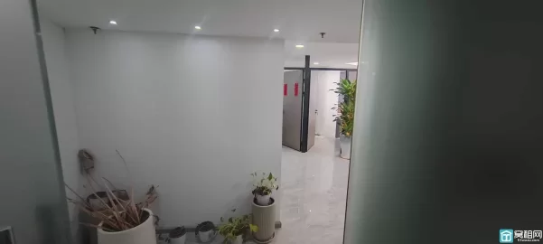 宁波海曙写字楼中农信大厦江景房98平带全套家具两个隔间租金4000每月