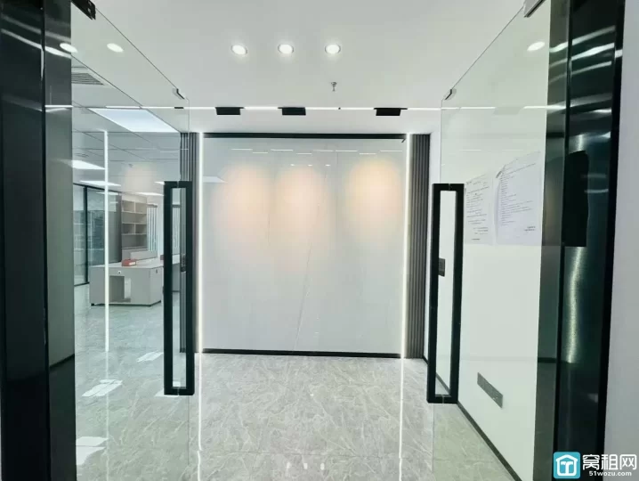 宁波商会国贸大厦出租210平方办公室租金11500元东北双面采光