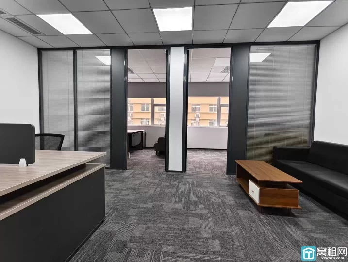 海曙段塘电商园区写字楼86平 两隔间朝北 带全套家具