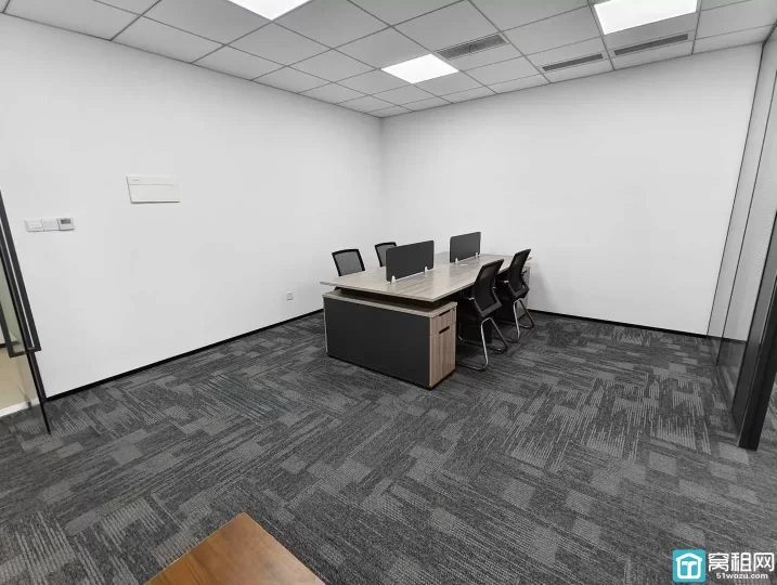 海曙段塘电商园区写字楼86平 两隔间朝北 带全套家具