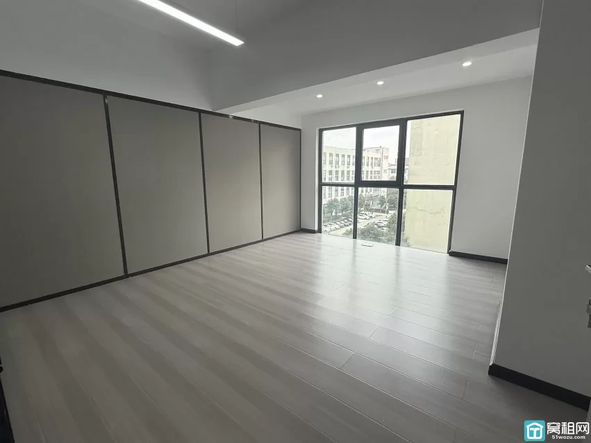 宁波集士港办公楼君寰科创中心大厦出租面积205平租金：5500/月