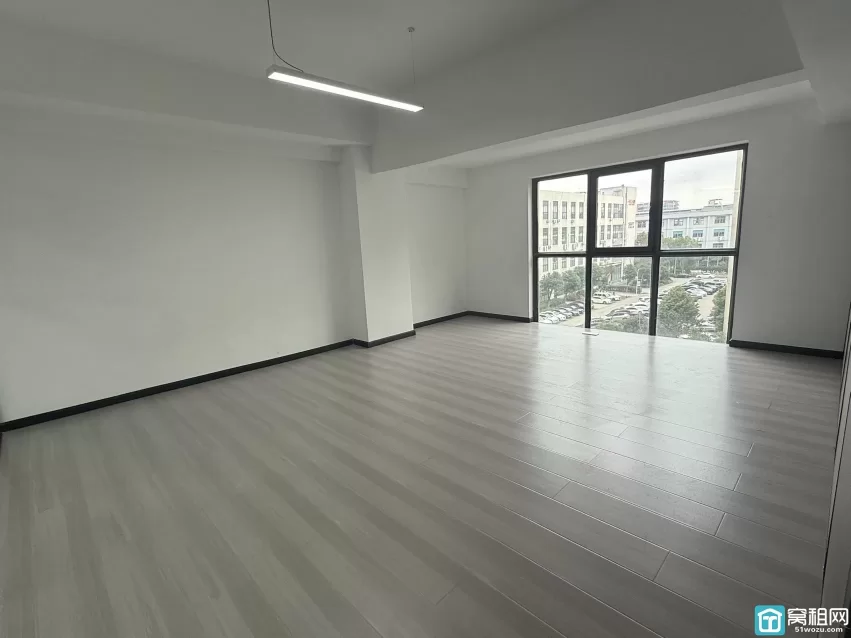 宁波集士港办公楼君寰科创中心大厦出租面积205平租金：5500/月