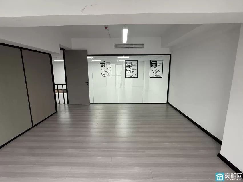 宁波集士港办公楼君寰科创中心大厦出租面积205平租金：5500/月