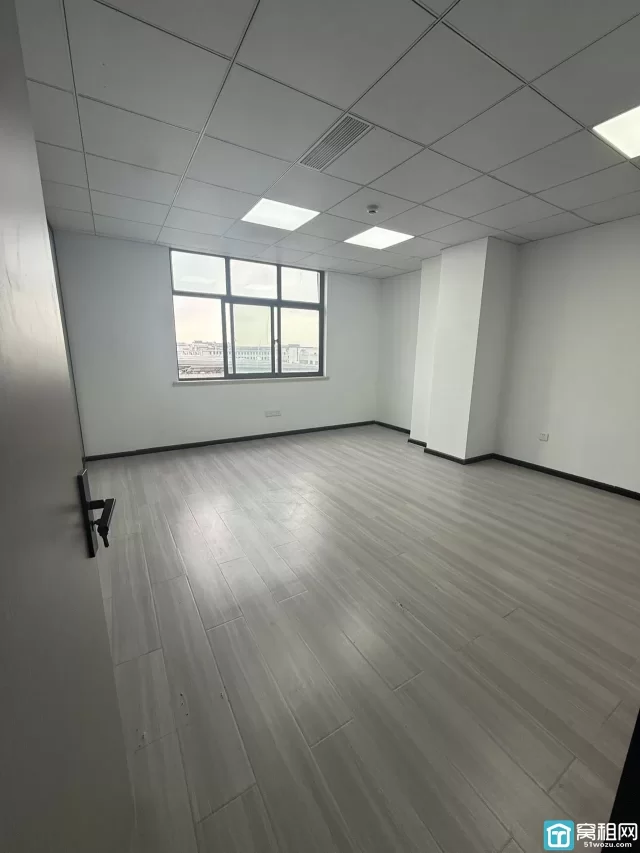 海曙区集士港君寰中心大厦出租：310平