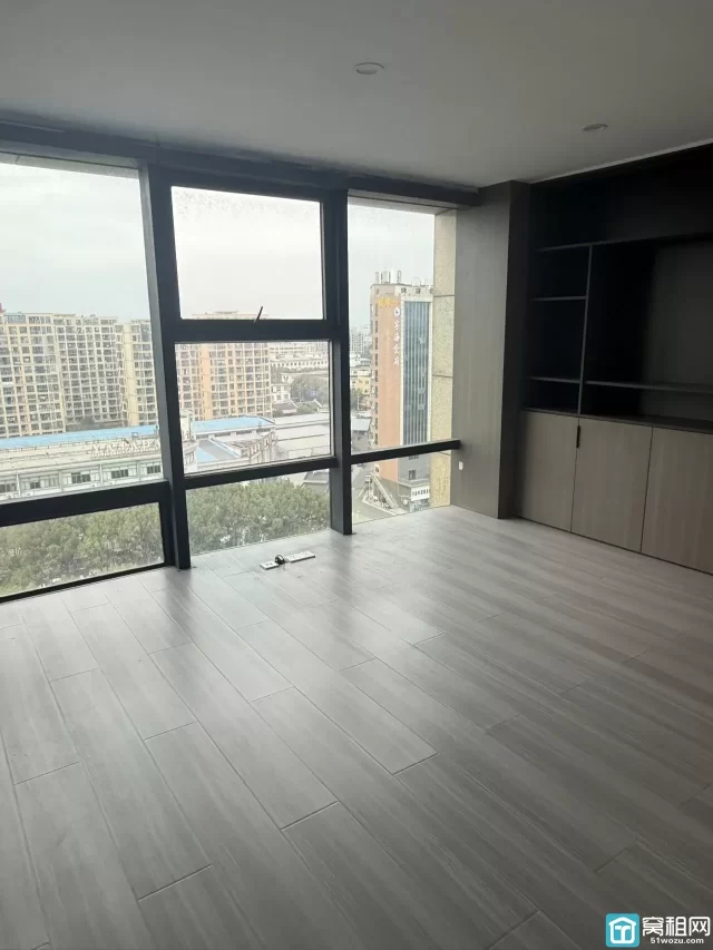 宁波集士港盈龙广场附近君寰科创中心285平东北朝向租金：8550/月