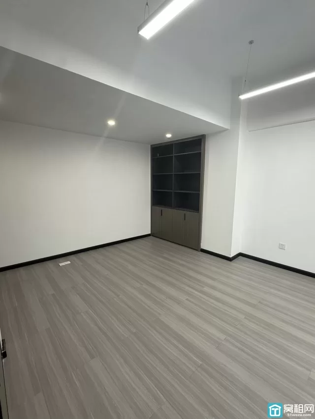 宁波集士港盈龙广场附近君寰科创中心285平东北朝向租金：8550/月