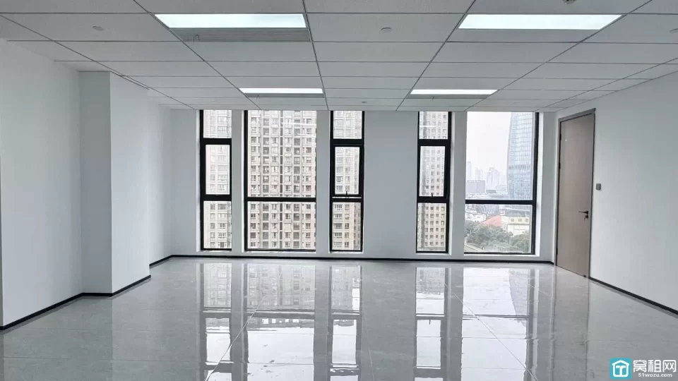 宁波玉米楼附近供销大厦 210平 电梯口 电子移门 自带壁柜 视野通透