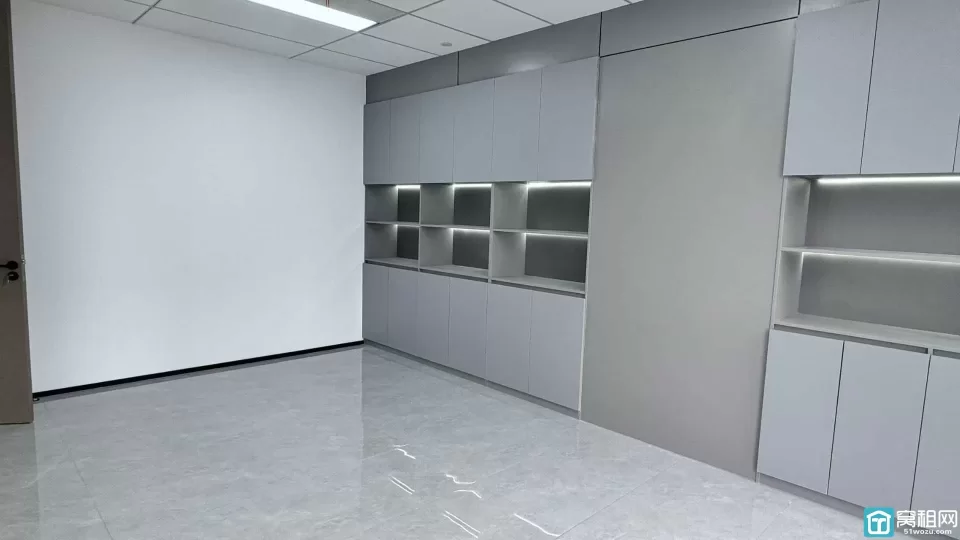 宁波玉米楼附近供销大厦 210平 电梯口 电子移门 自带壁柜 视野通透