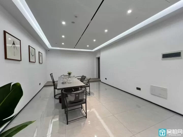 宁波明空间创业园 1+3楼办公好房 45平 +155平独立分层 私密性强，空间实用 办公接待两不误