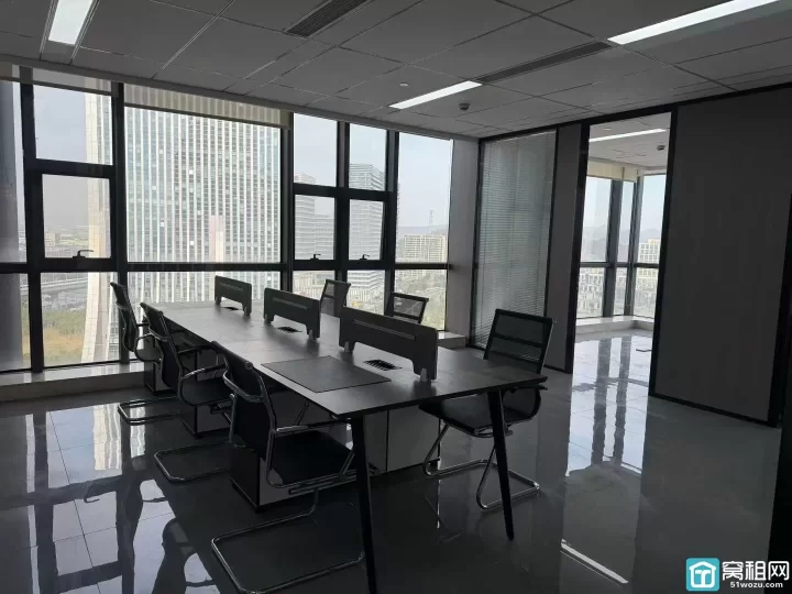 宁波前洋欣捷大厦4号线金山站，143平方，湖景，3隔间，全新柜子，带家具