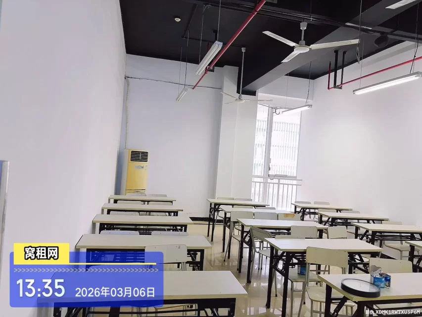 东部新城中银大厦隔壁宁波宁兴财富广场写字楼另外70平米办公室招租