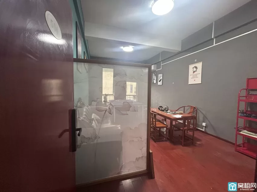 宁波富港电商城43平，精装修，独立空调，带家具办公室出租